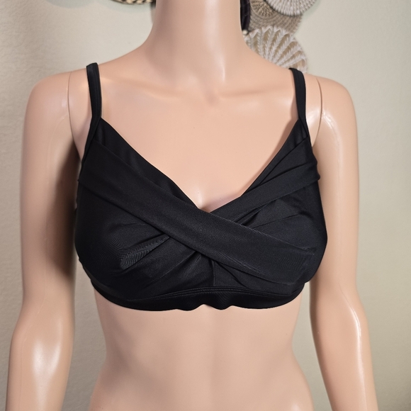 ATHLETA Women's Black Twist Bikini Top 34 D/DD Adjustable EXCELLENT - Picture 2 of 8